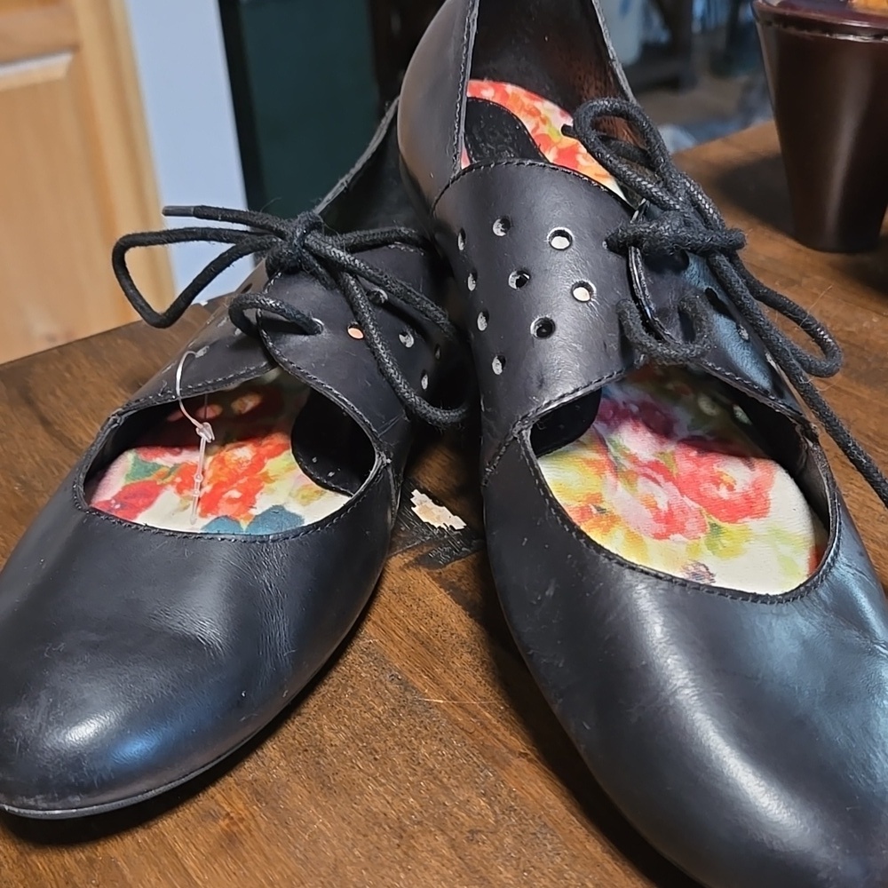 Born Black Leather Shoes with Floral Lining Ballet Flat Mary Jane Womens Size 7